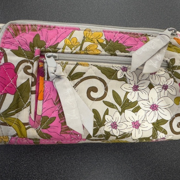 Crossbody By Vera Bradley In Floral Print, Size:Small - Picture 4 of 8